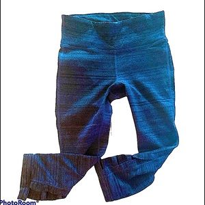 High Waist Studio Cutout Capri Leggings by Xersion size Small. Blue & Bl…